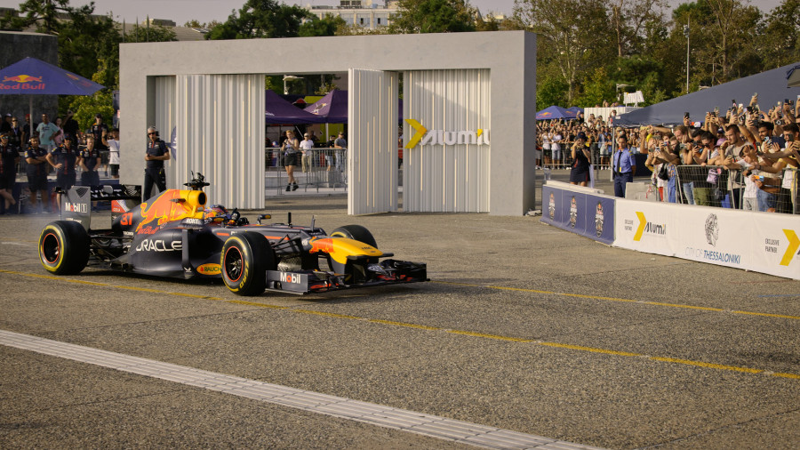 8._Red_Bull_Showrun_by_ALUMIL_34c26.jpg
