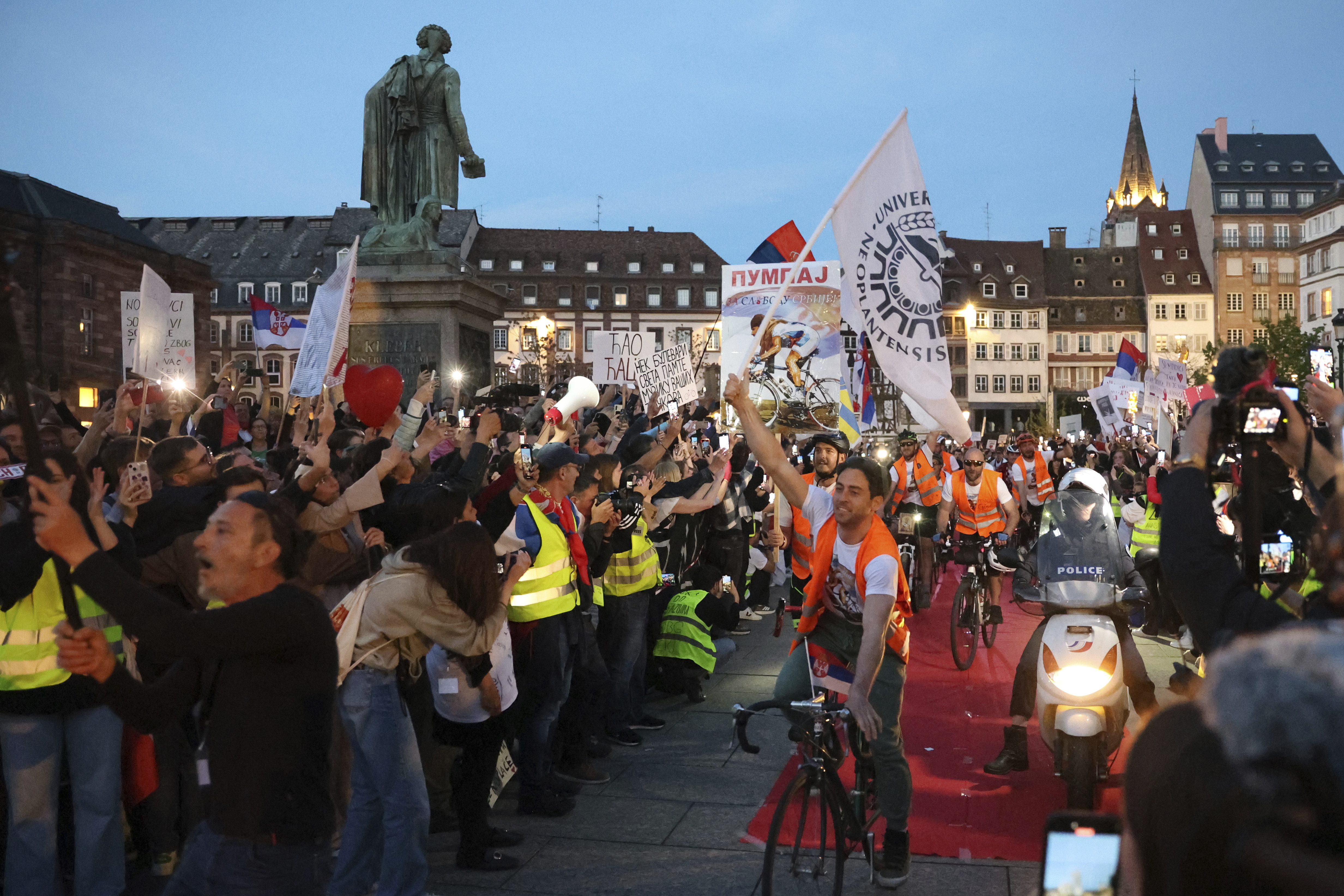 AP25105711893594 e28a1