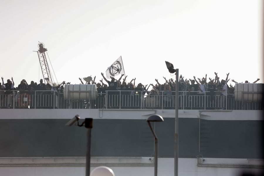 ofi-telikos_8_e196d.jpg