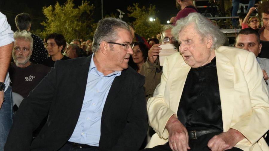 theodorakis_10_2_69fe2.jpg