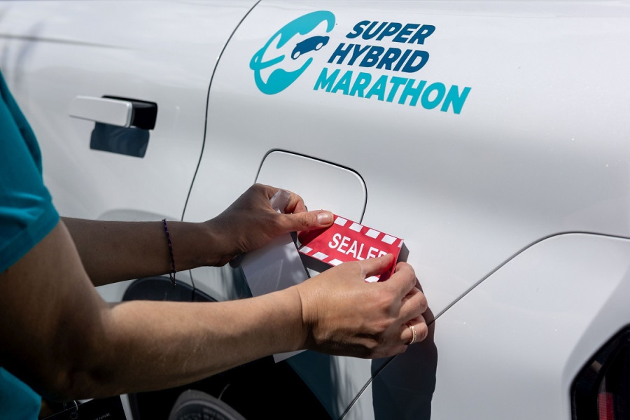 super_hybrid_marathon_-_seal_2_da57d.jpg