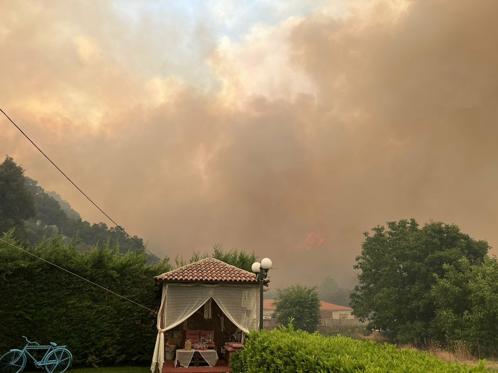 FOTIA KARTERI ISTHMOS e158f