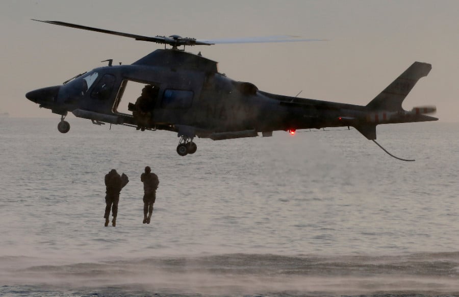 navy2_f3d52.jpg