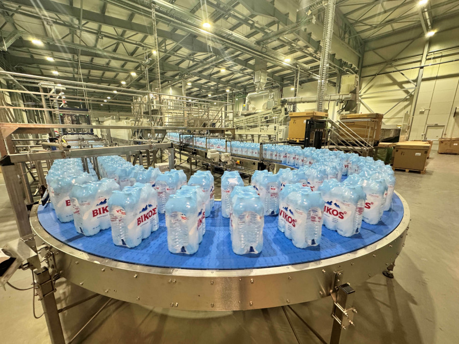 ive-new_water_bottling_line_at_the_vikos_plant_1_e15d9.jpg