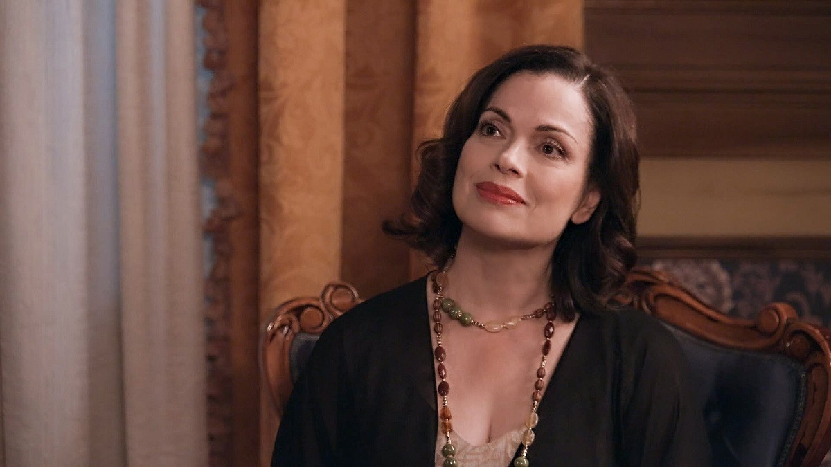 GRAND HOTEL mesa 1 f956a