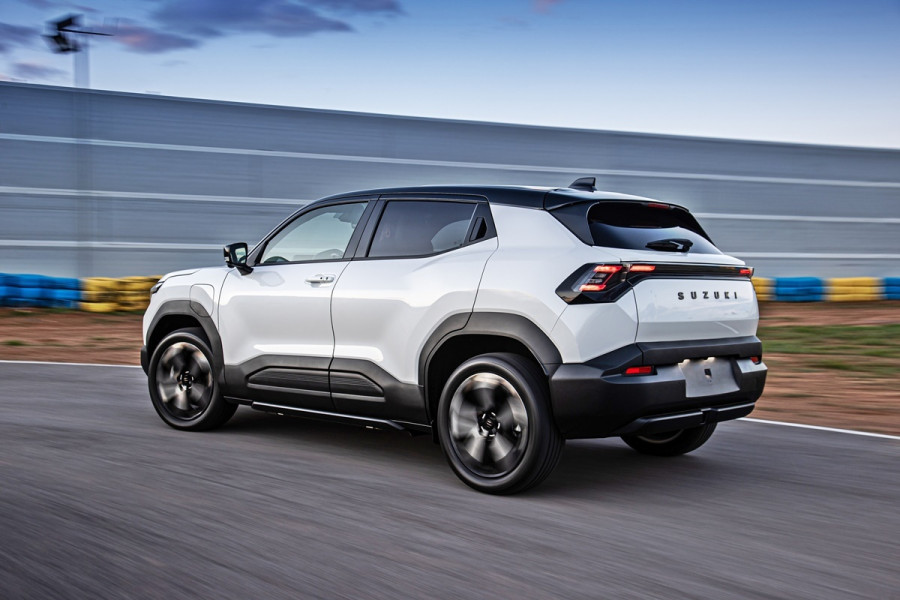 Suzuki_eVitara_2_cc949.jpg