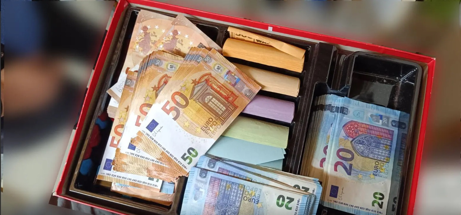 syllipsi anilikos 2 f8583