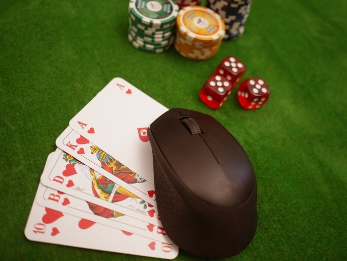 Πώς η επιλογή νόμιμων online casino στην Ελλάδα προστατεύει τους παίκτες και ενισχύει την οικονομία, μειώνοντας τους κινδύνους του παράνομου τζόγου