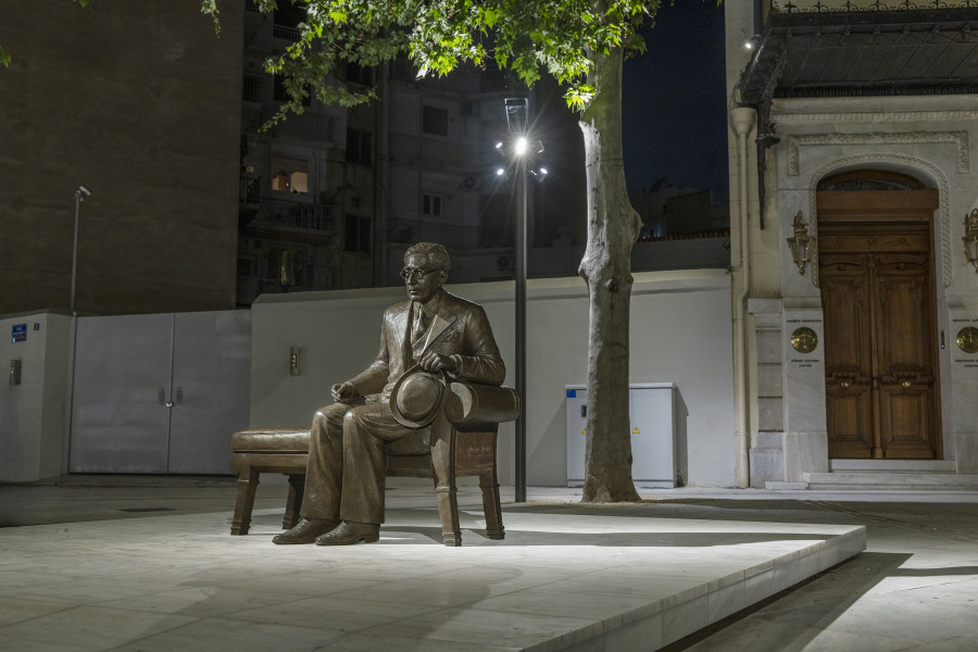 Cavafy_Statue_S9A7932-Stelios_Tzetzias_d5d00.jpg