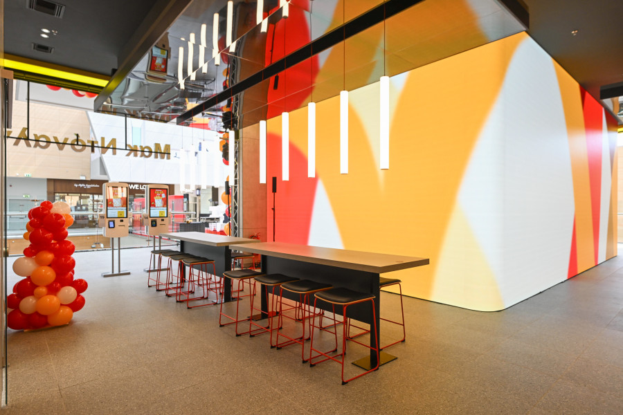 McDonalds_The_Mall_2_609c2.JPG