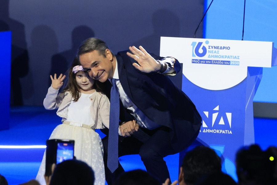 mitsotakis_paidaki_edd19.jpg