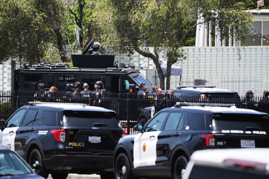 san_diego_ap_eb820.jpg