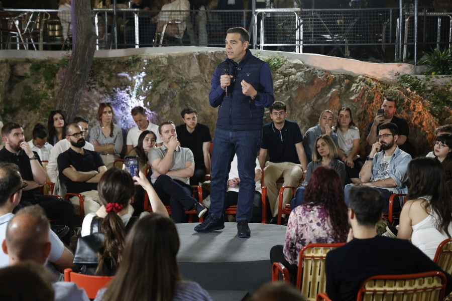 tsipras_neoi3_16f36.jpg