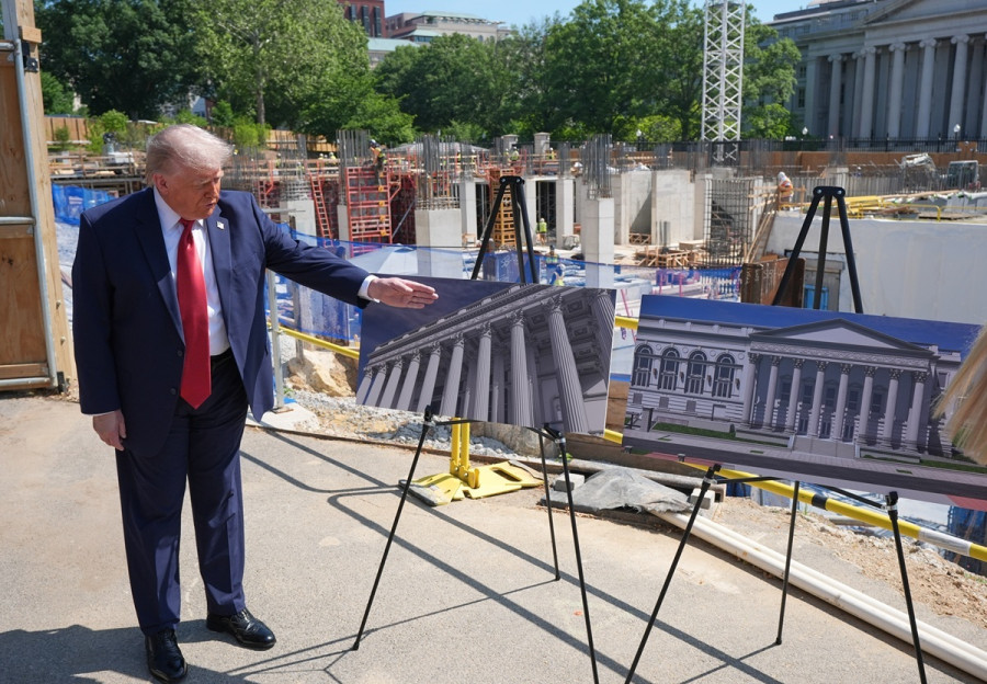 trump_aithousa_xorou_5e99b.jpg