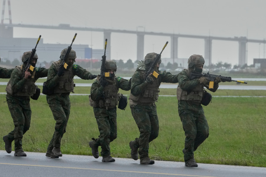 nato2_eaebb.jpg