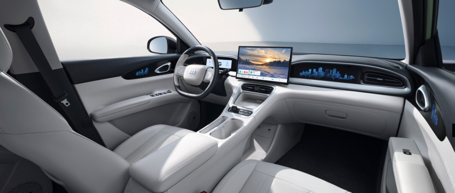 Geely_E2_3_cdf19.jpg