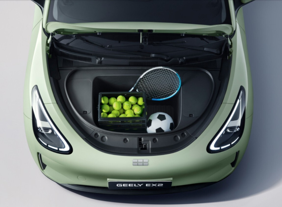 Geely_E2_4_f6f0b.jpg