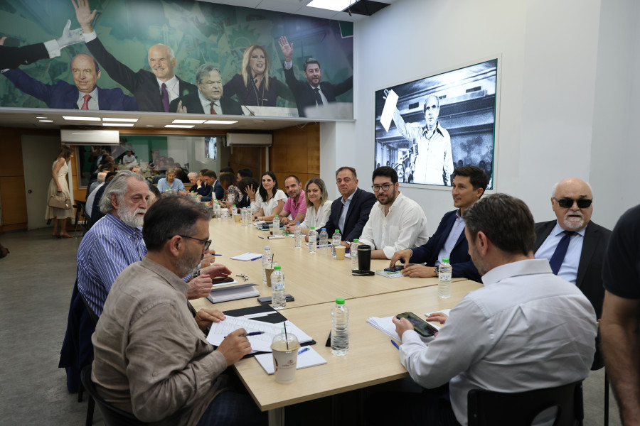POLITIKO-SIMVOULIO-PASOK_2_f9cc3.jpg