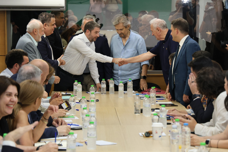 POLITIKO-SIMVOULIO-PASOK_7_77b0f.jpg