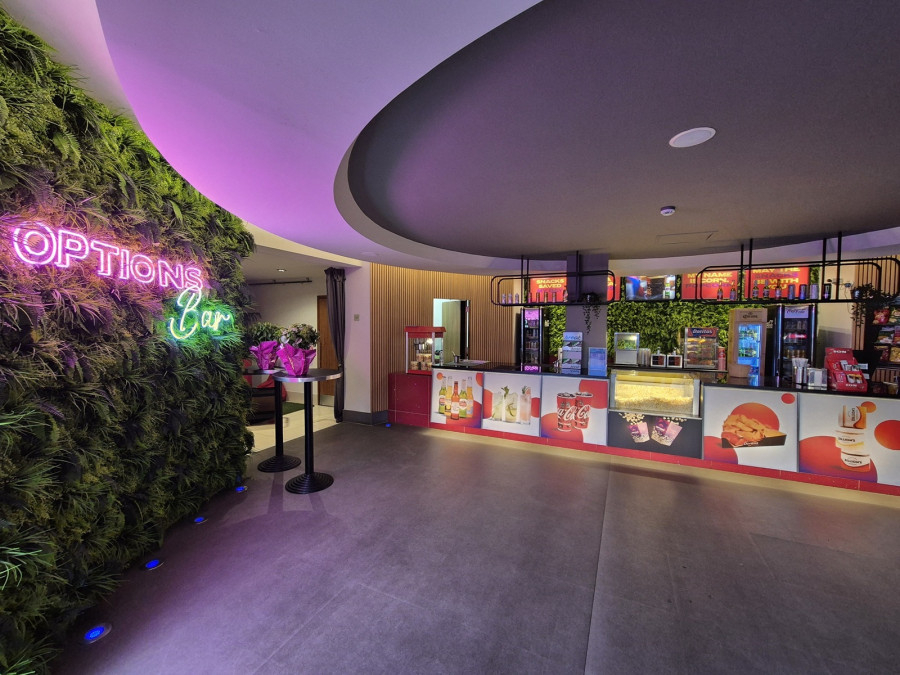 Open_Air_Escape_Center_Cool_bar_1_3d616.jpg