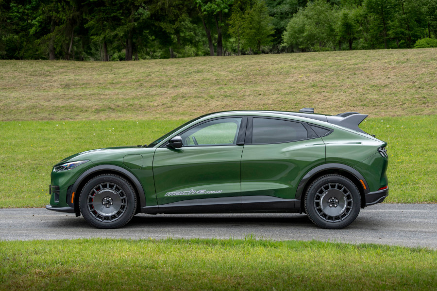 2026_Ford_Mustang_Mach-E_Rally_04_717cb.jpg