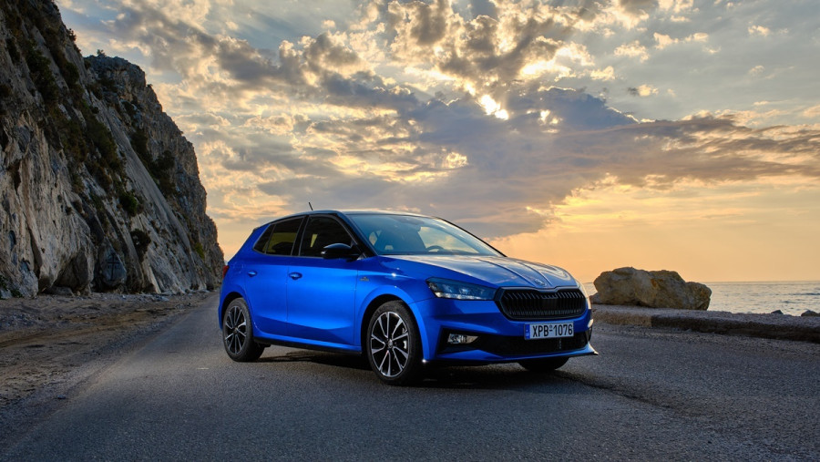 Skoda-Fabia_blue_1_62c3b.jpg