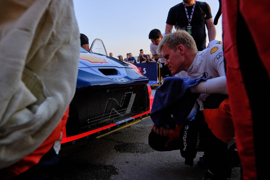 eko_rally_acropolis4_26b6d.jpg