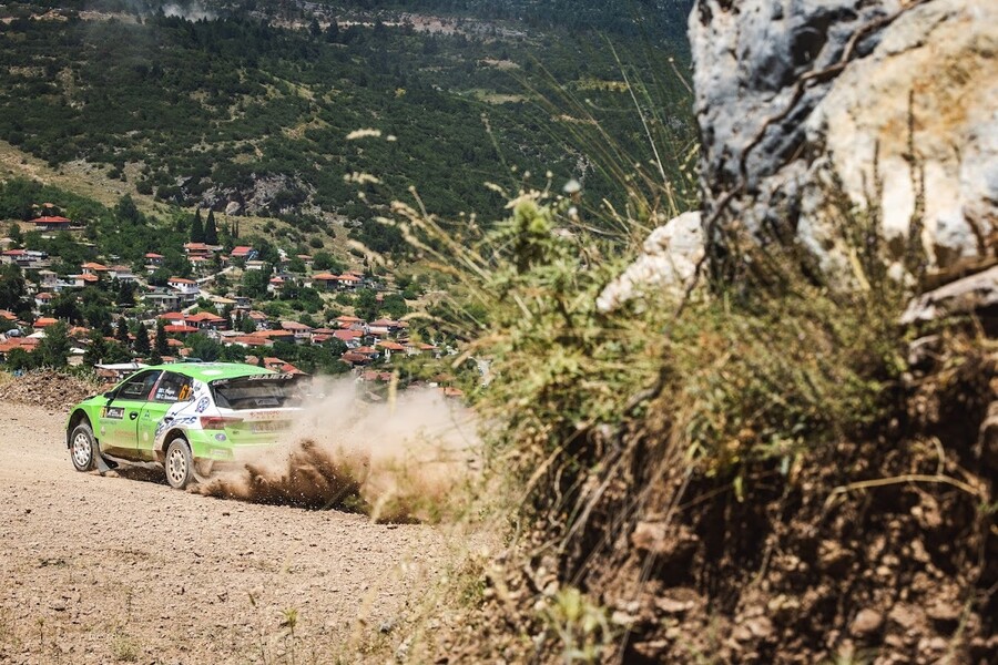 rally4_e2113.jpg