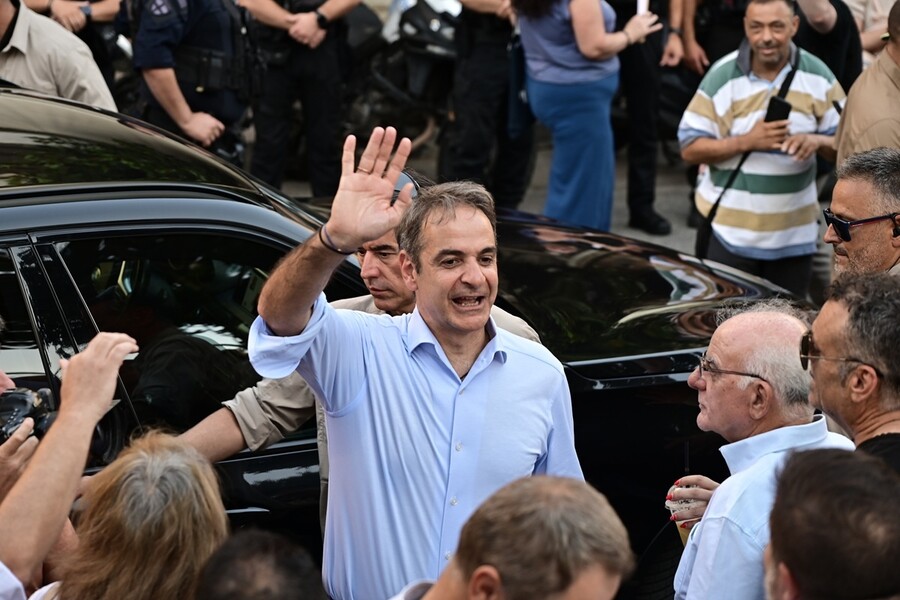 mitsotakis3_a9ff8.jpg