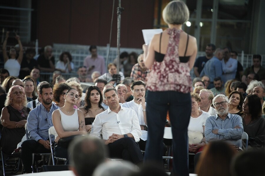 tsipras_peristeri3_fc402.jpg