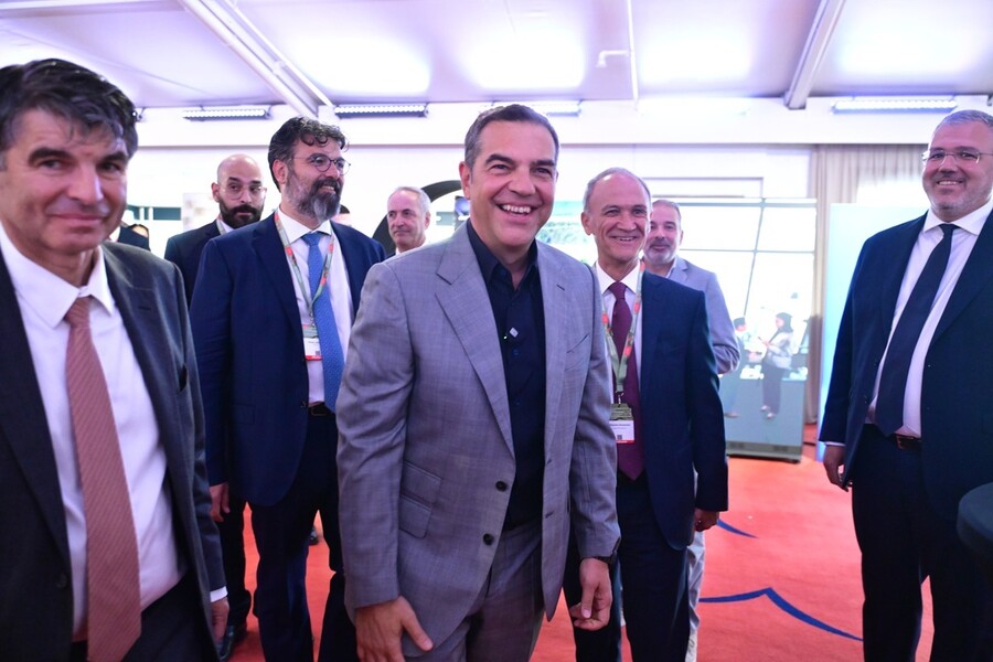 tsipras10_83afe.jpg