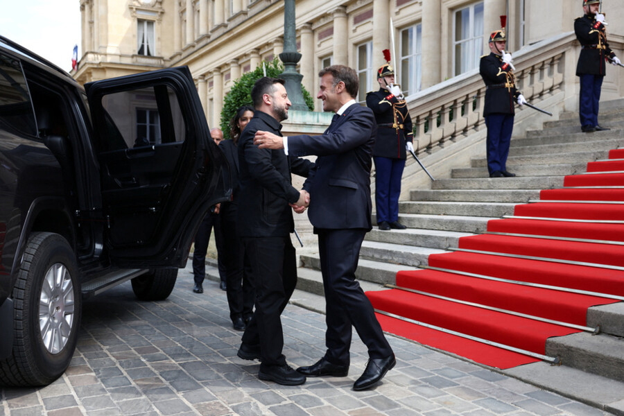 macron-zelensky_863d2.jpg