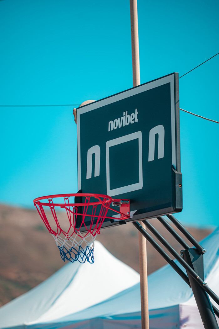 giant_heart_x_paros_beach_hoops_1_1_5fef6.jpg