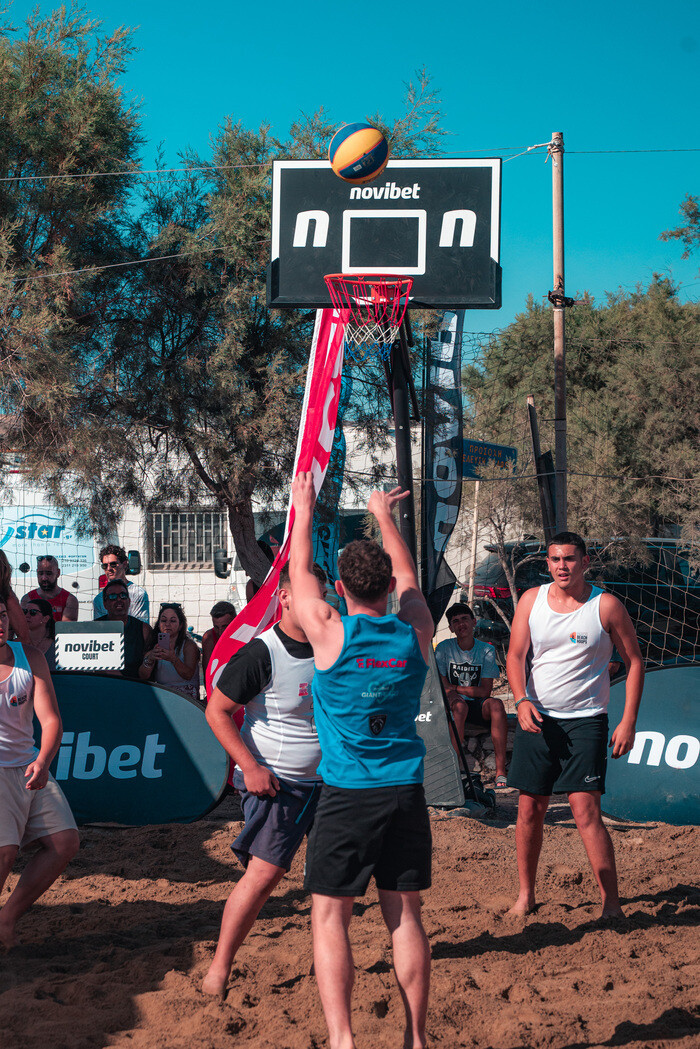 giant_heart_x_paros_beach_hoops_3_2_6ed8f.jpg