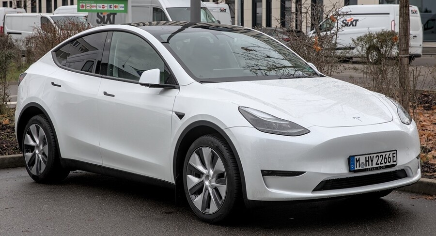 tesla_model_y-2_2562e.jpg