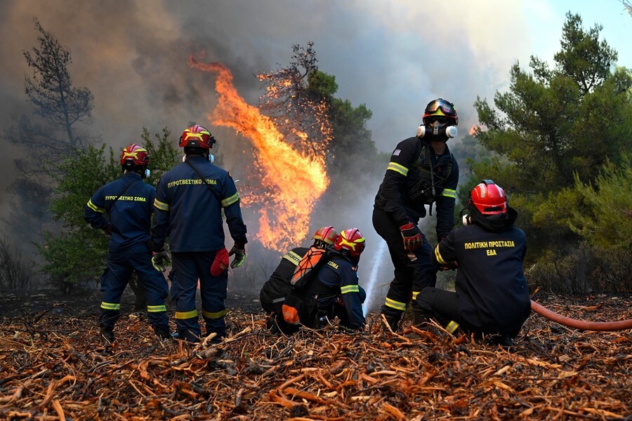 aptopix_greece_wildfires_26214472961336_774c3c79c2380482.jpg