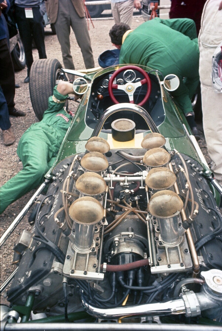 1967_f1_holland_ford_dfv_engine_28fcbc5fead75db0.jpg