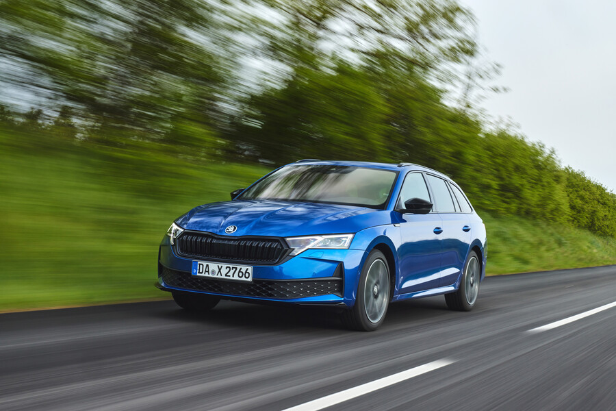 skoda-octavia-turns-30-three-decades-of-a-brand-icon-3_b354fda0_3dc47769ee57f3f2.jpg