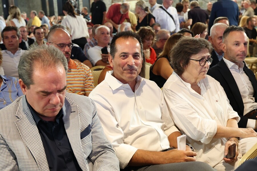 tsipras26_e82a1be7ed656a80.jpg