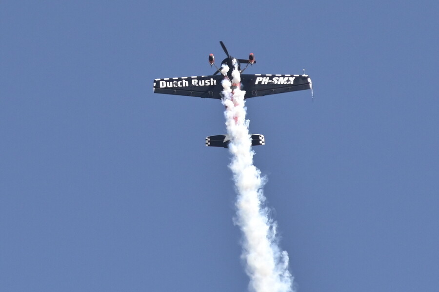 fly8_5f88f0370eeefd7a.jpg