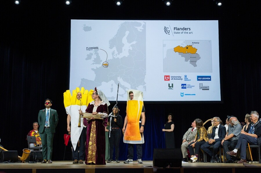 flanders_annoucement_ig_nobel_prize_2026_photo_petra_wolfensberger_1_3c48abfb6aac2d77.jpg