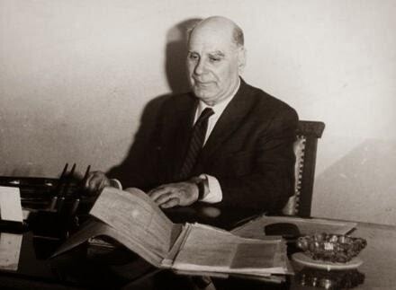 papanoutsos1_9de8eed7187c9ad9.jpg