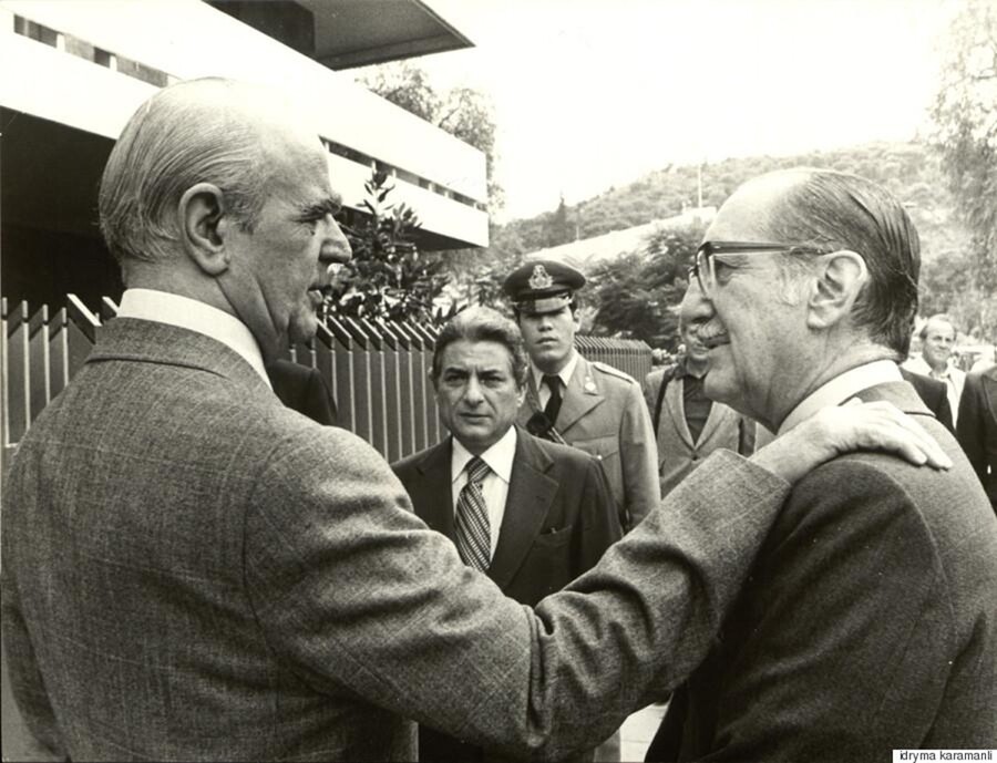 karamanlis_ddd61db8e70911ba.jpg