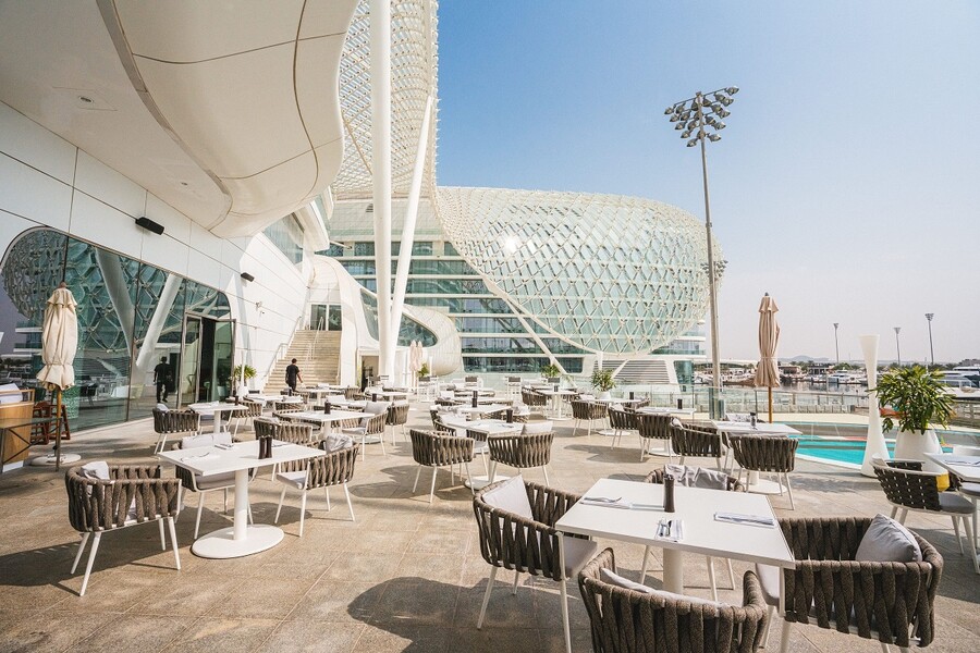 w_abu_dhabi_-_yas_island_39a5e59c47b34b58.jpg