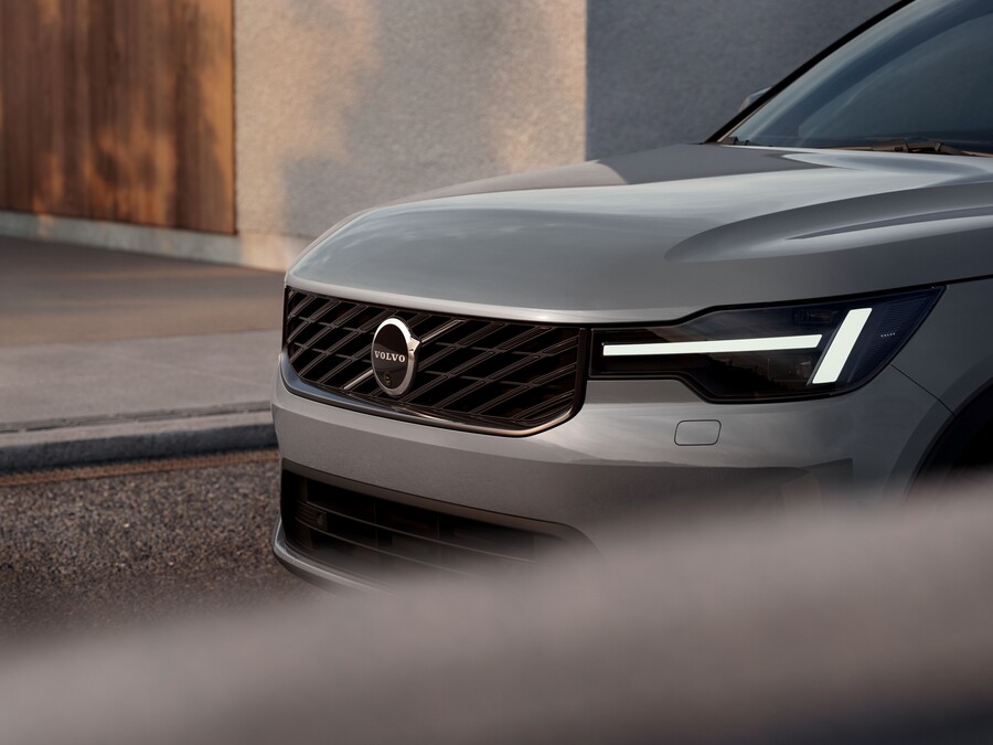 the_new_volvo_xc40_exterior_detail_frontgrille_7edf6d85c3c6b141.jpg