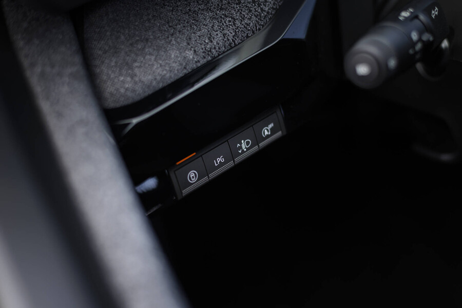 renault-clio-eco-g-120-auto-4_885489680ab9900b.jpg