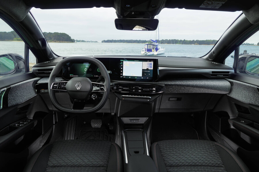 renault-clio-eco-g-120-auto_5700b9128117328b.jpg