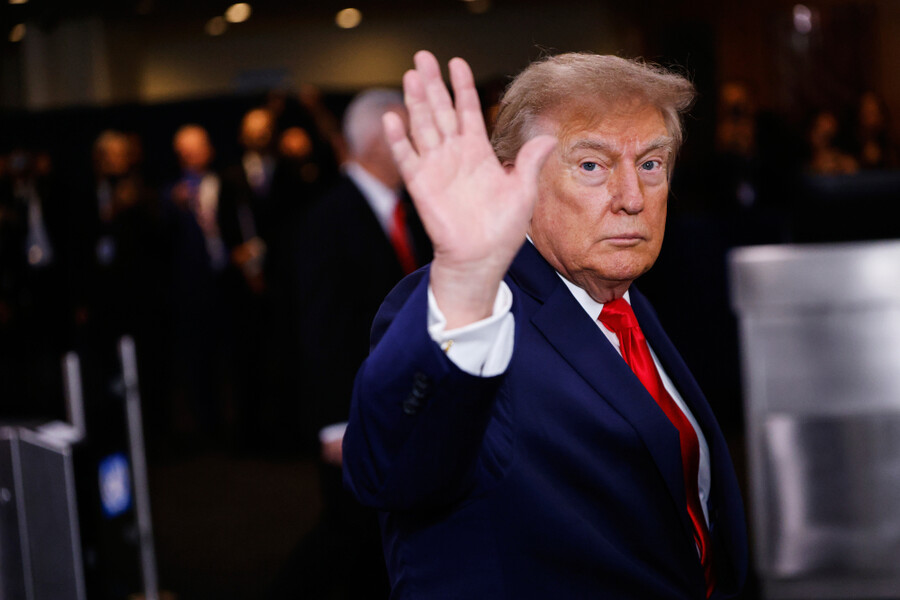 trump23_20f9837622ce1f3b.jpg