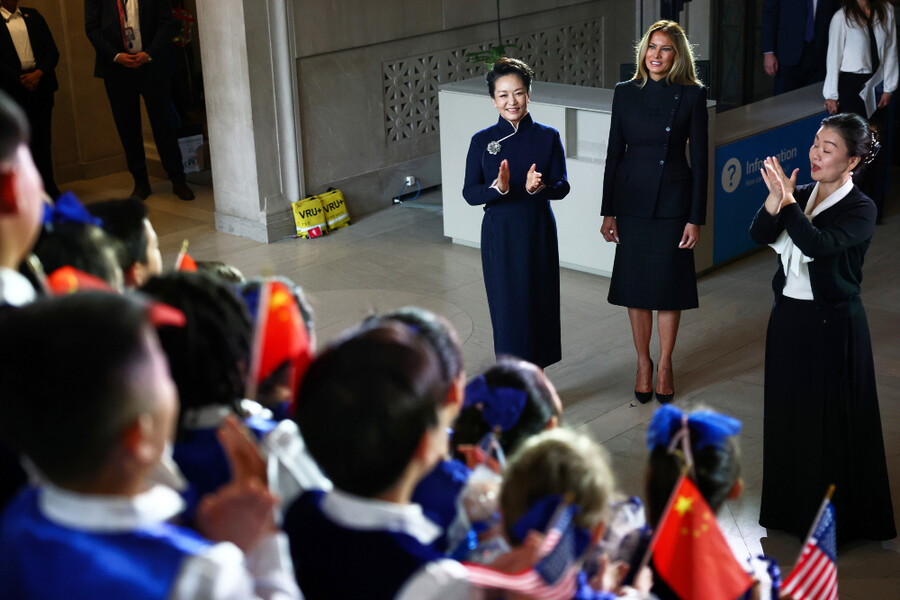melania2_dd5e44c81146cdca.jpg