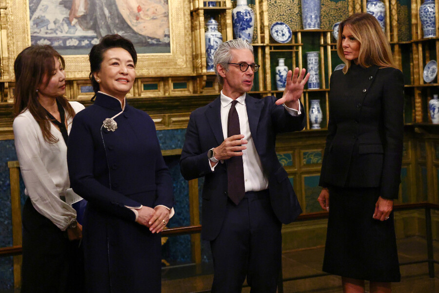 melania6_7e2e09a34721cfff.jpg